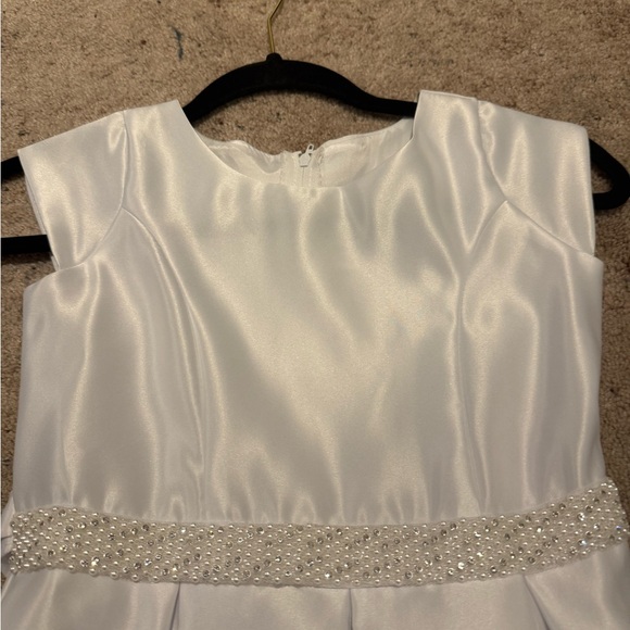 Elegant White Kids Dress - Picture 4 of 14